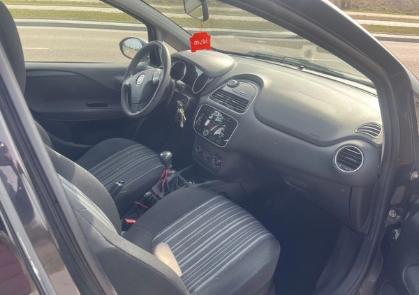 Fiat Punto cena 16900 przebieg: 224000, rok produkcji 2011 z Białystok małe 211